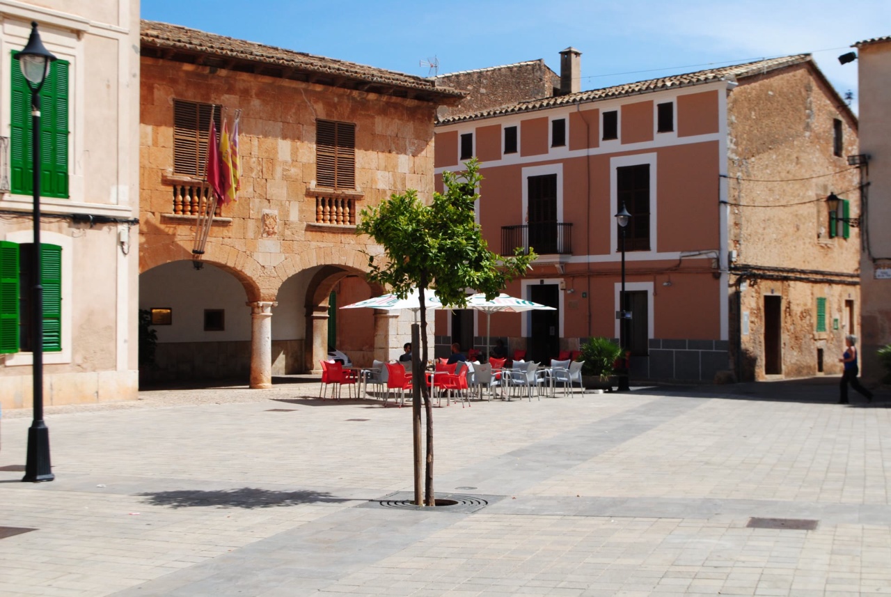 Plaça de la Vila i Santa Maria del Cami