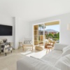 Luxuriös sanierte Wohnung fußläufig zum Hafen mit Poolblick und hochwertiger Ausstattung – 6