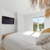 Luxuriös sanierte Wohnung fußläufig zum Hafen mit Poolblick und hochwertiger Ausstattung – 9