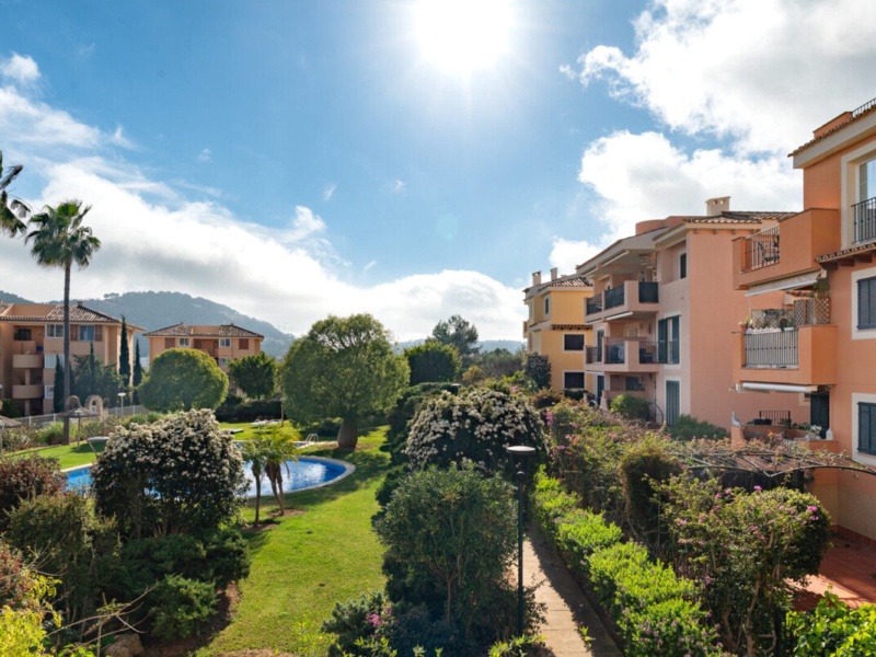 Appartamento di lusso ristrutturato a pochi passi dal porto con vista piscina e arredamento di alta qualità - Port d'Andratx - 2 Camere da letto, 92 m²