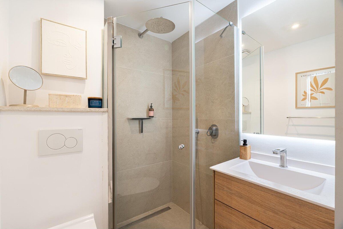 High-quality fully renovated apartment just steps from the port in Port d’Andratx - Image 12