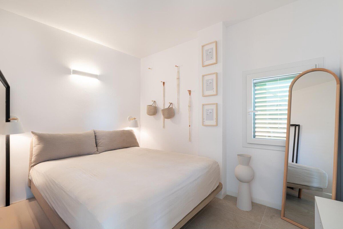 High-quality fully renovated apartment just steps from the port in Port d’Andratx - Image 9