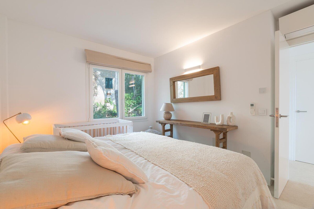 High-quality fully renovated apartment just steps from the port in Port d’Andratx - Image 10