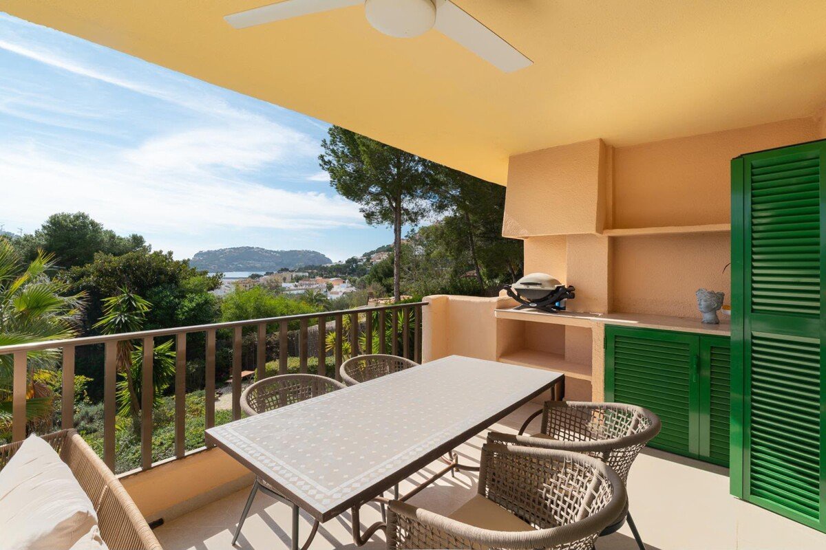 High-quality fully renovated apartment just steps from the port in Port d’Andratx - Image 2