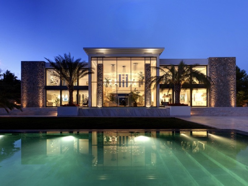 Timeless Villa with Large Plot in a Privileged Location of Nova Santa Ponsa - Santa Ponca - 4 Bedrooms, 861 m²