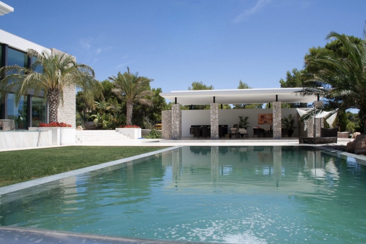 Villa intemporelle avec grand terrain dans un emplacement privilégié de Nova Santa Ponsa - Image 2