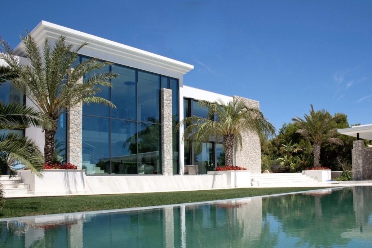 Villa intemporelle avec grand terrain dans un emplacement privilégié de Nova Santa Ponsa - Image 3