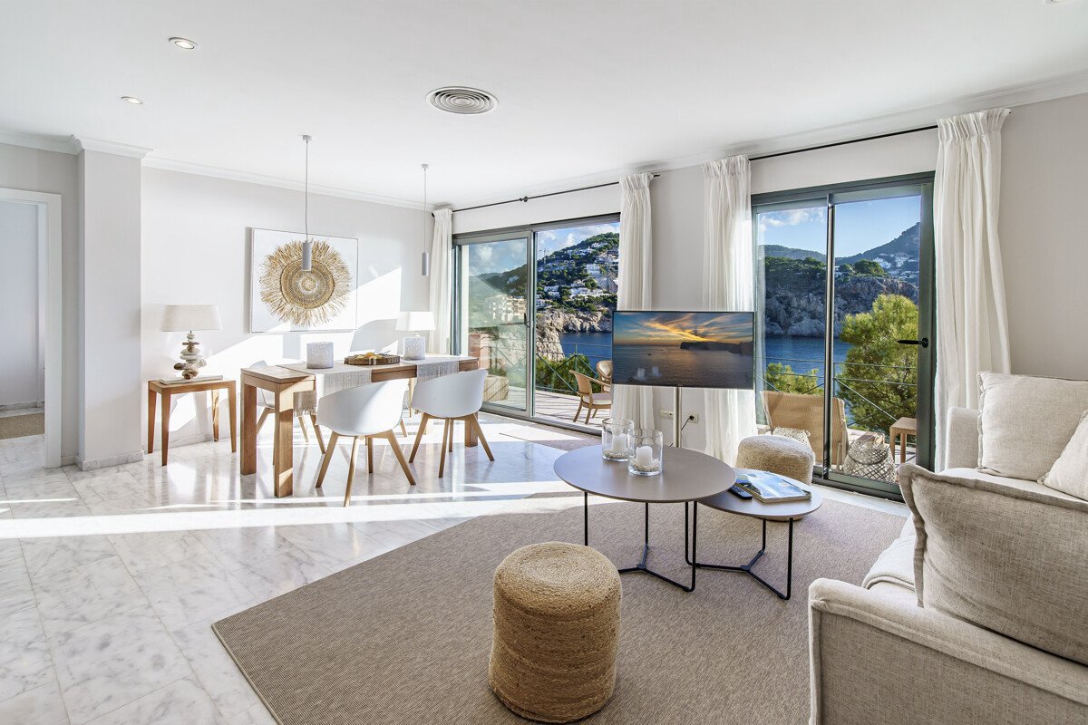 Stilfuld lejlighed i beach house-design – Første havlinje med stor terrasse og pool - Billede 7