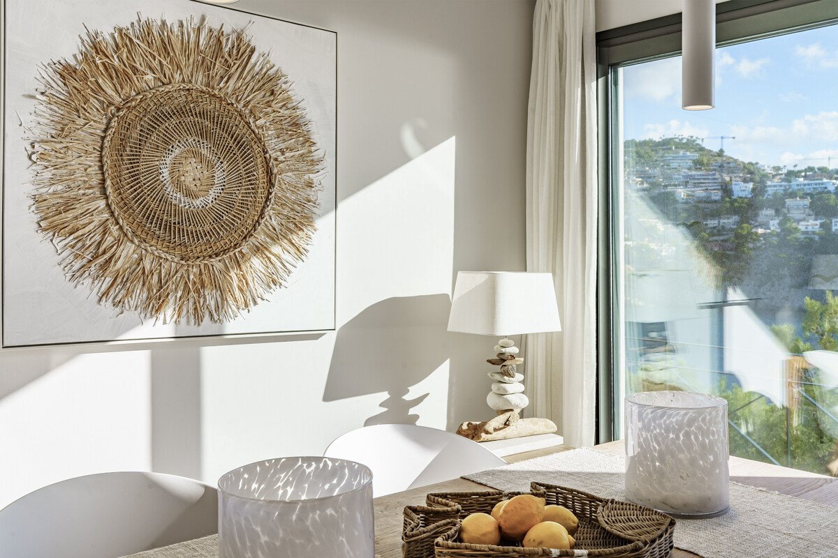 Stilfuld lejlighed i beach house-design – Første havlinje med stor terrasse og pool - Billede 11