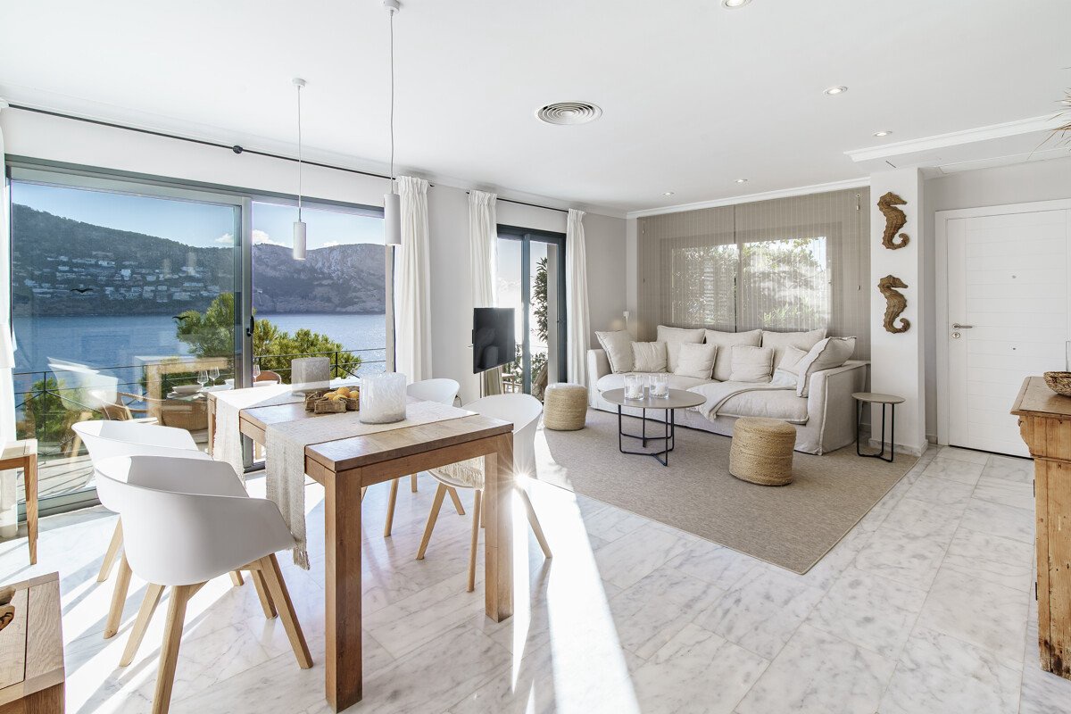 Stilfuld lejlighed i beach house-design – Første havlinje med stor terrasse og pool - Billede 9