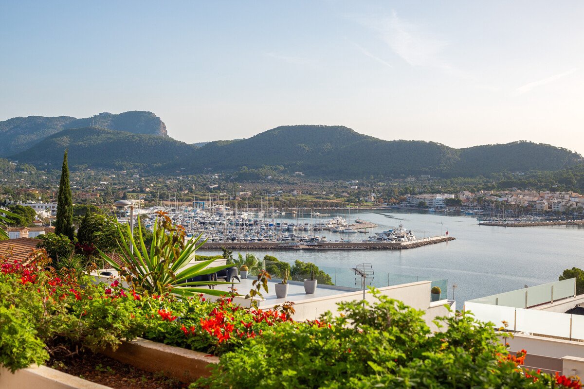 Appartamento spazioso con grande terrazza e vista sul porto - Immagine 2