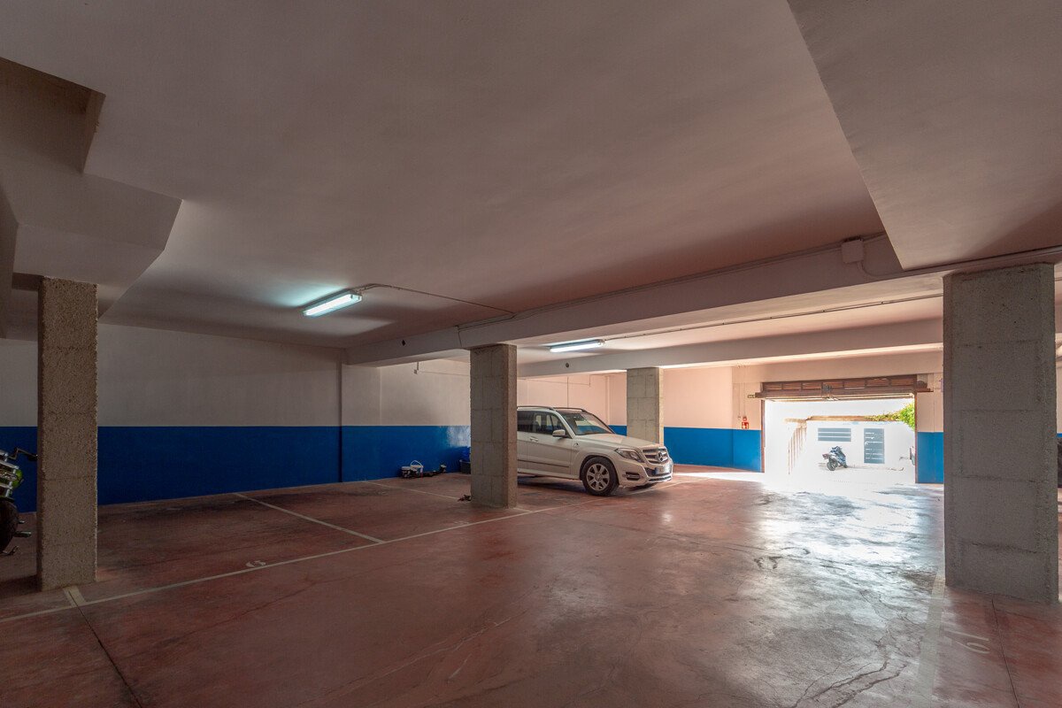 Appartamento spazioso con grande terrazza e vista sul porto - Immagine 18