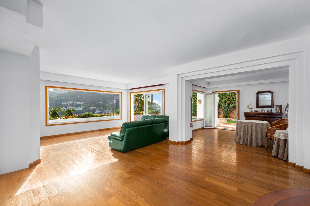 Appartamento spazioso con grande terrazza e vista sul porto - Immagine 10