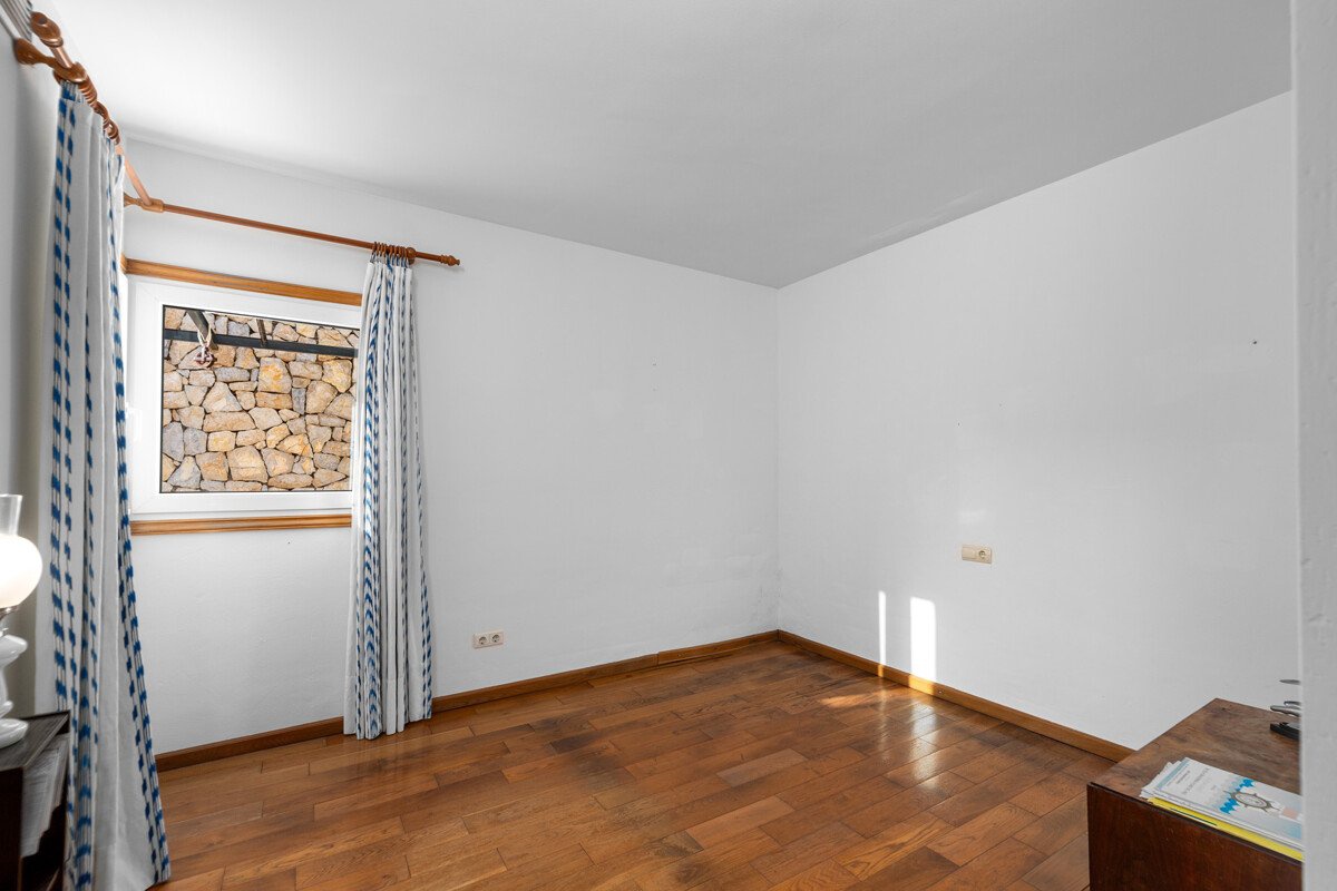 Appartamento spazioso con grande terrazza e vista sul porto - Immagine 12