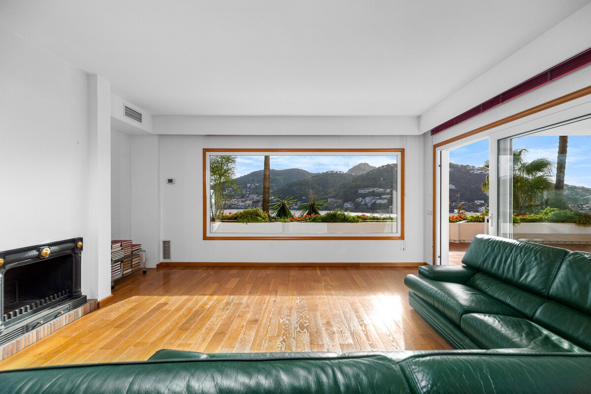Appartamento spazioso con grande terrazza e vista sul porto - Immagine 9