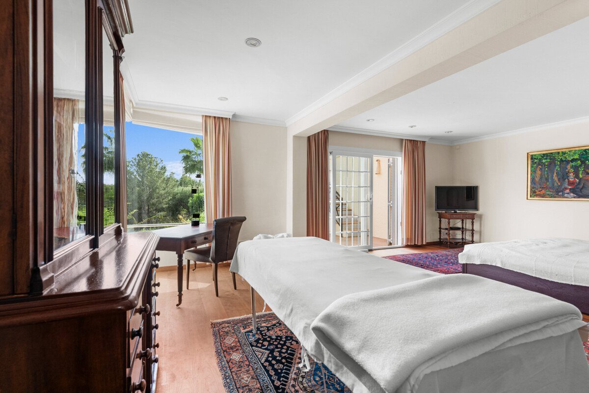 Villa mediterranea in vendita a Costa de la Calma con vista parziale sul mare - Immagine 9