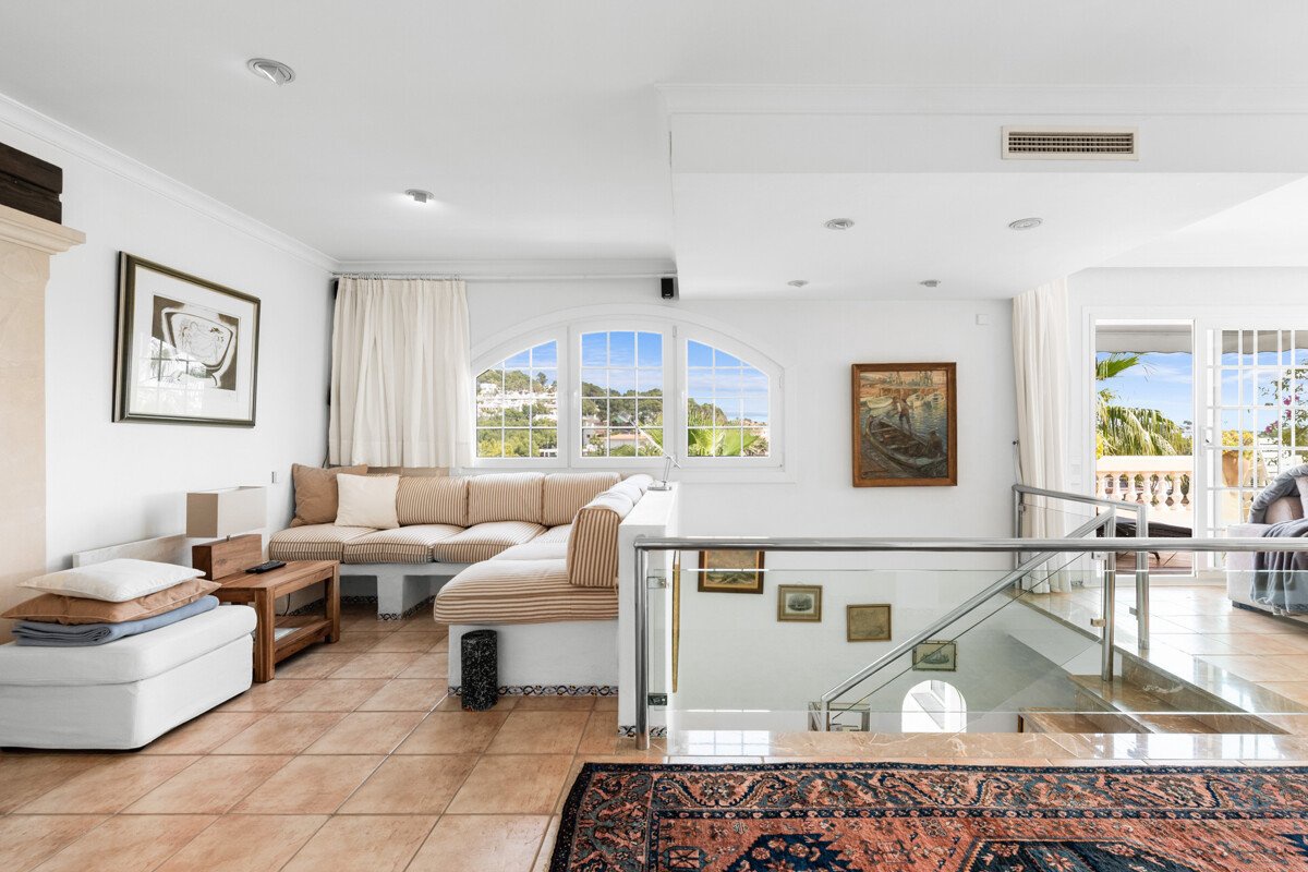 Villa mediterranea in vendita a Costa de la Calma con vista parziale sul mare - Immagine 7