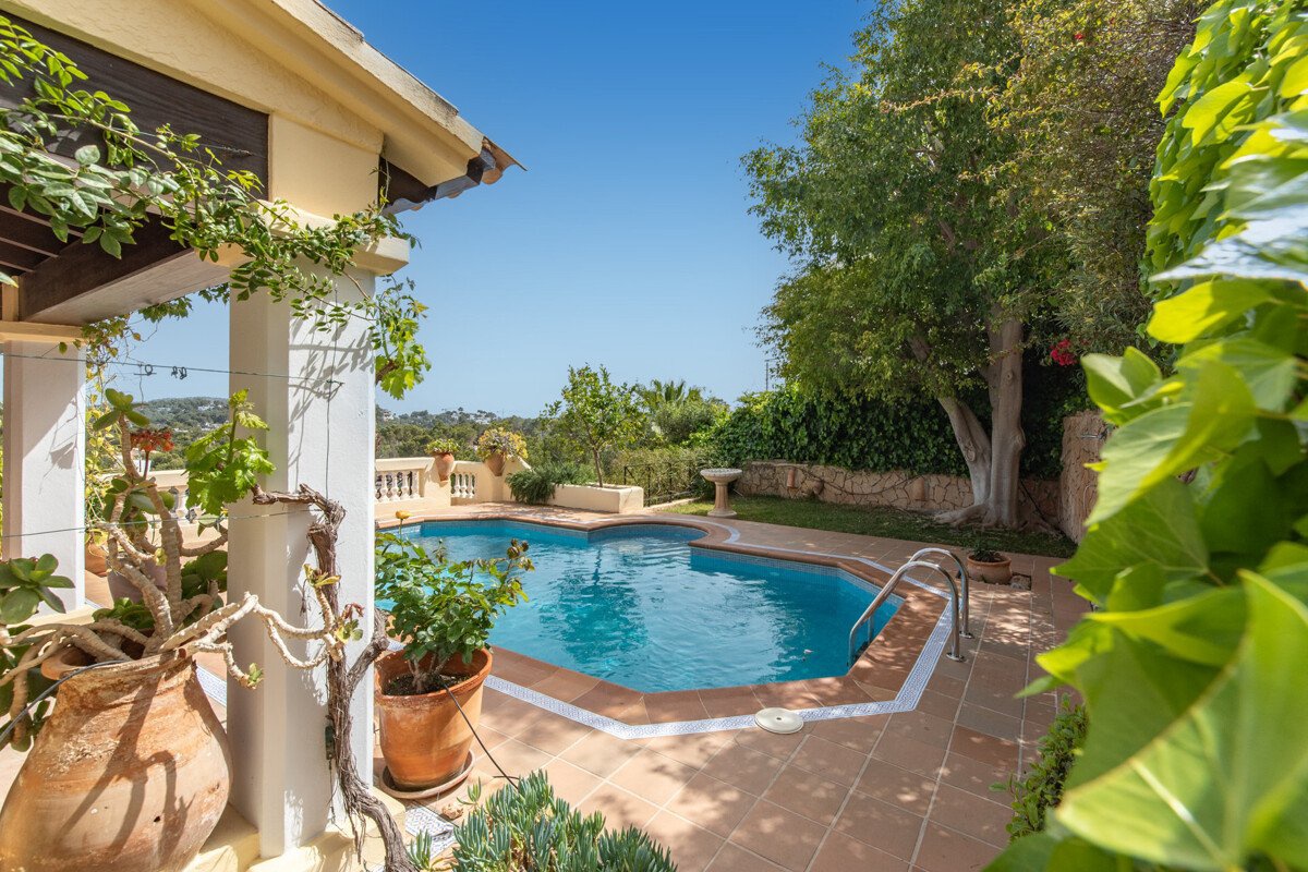 Villa mediterranea in vendita a Costa de la Calma con vista parziale sul mare - Immagine 19