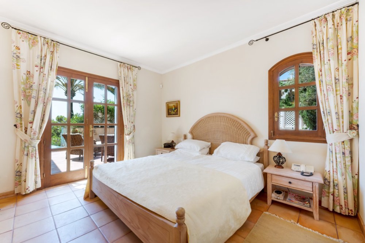 Gelegenheit! Mediterrane Villa mit Hafenblick - Bild 12