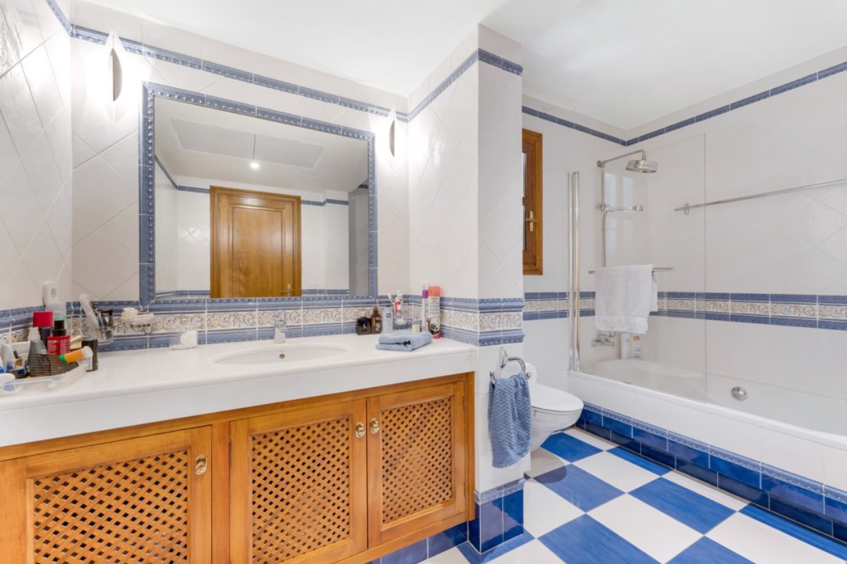 Gelegenheit! Mediterrane Villa mit Hafenblick - Bild 14