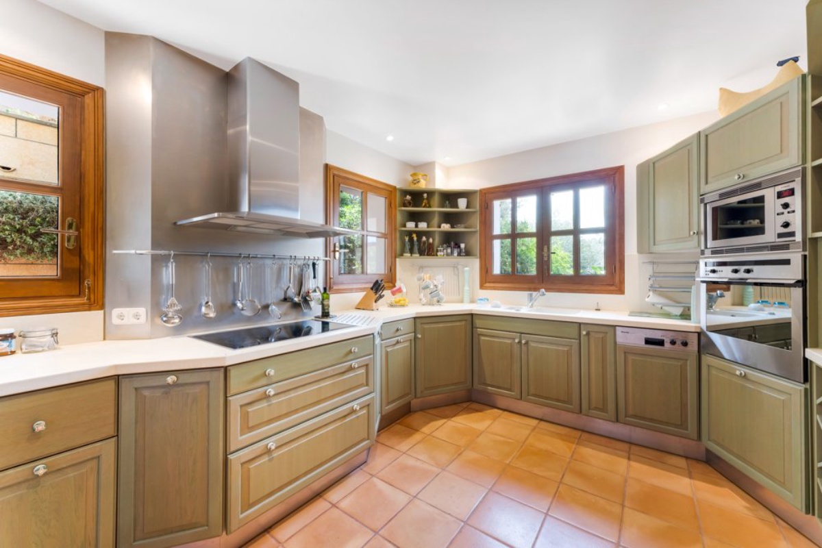 Gelegenheit! Mediterrane Villa mit Hafenblick - Bild 8