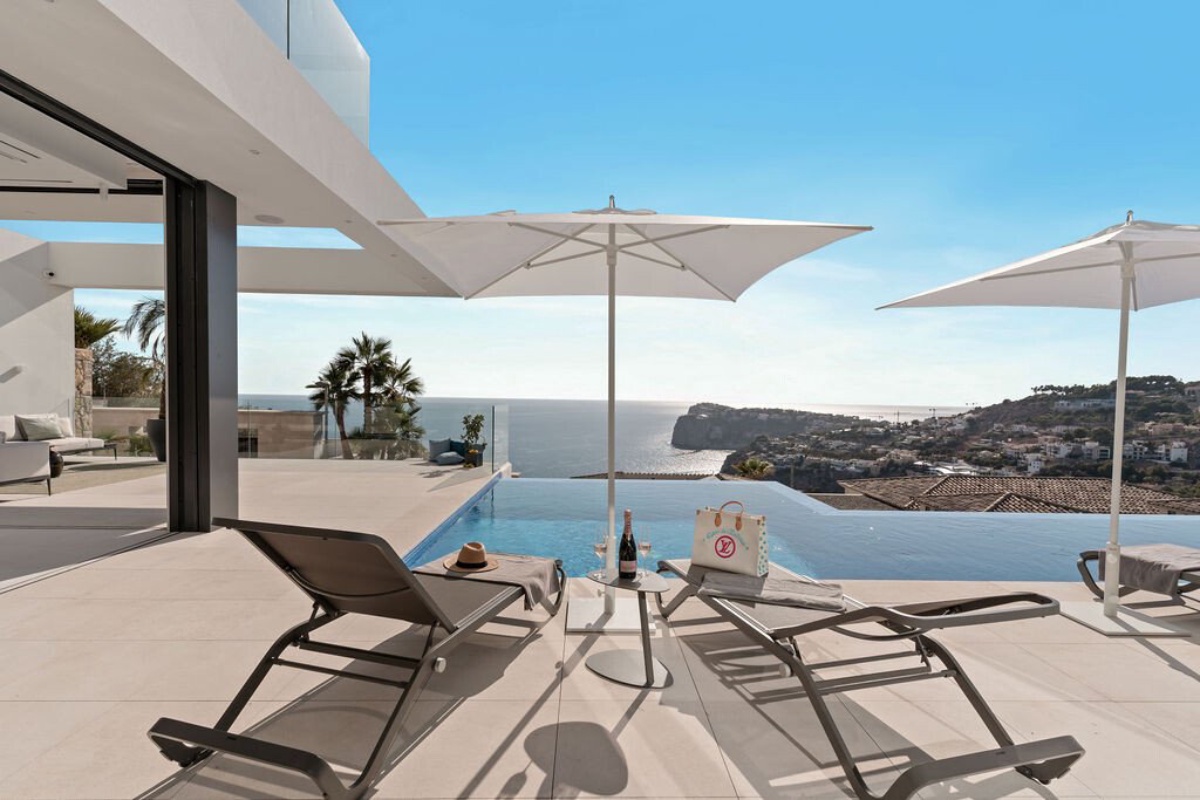 Luxuriöse Villa mit unvergleichlichem Panoramablick auf das Mittelmeer - Bild 3