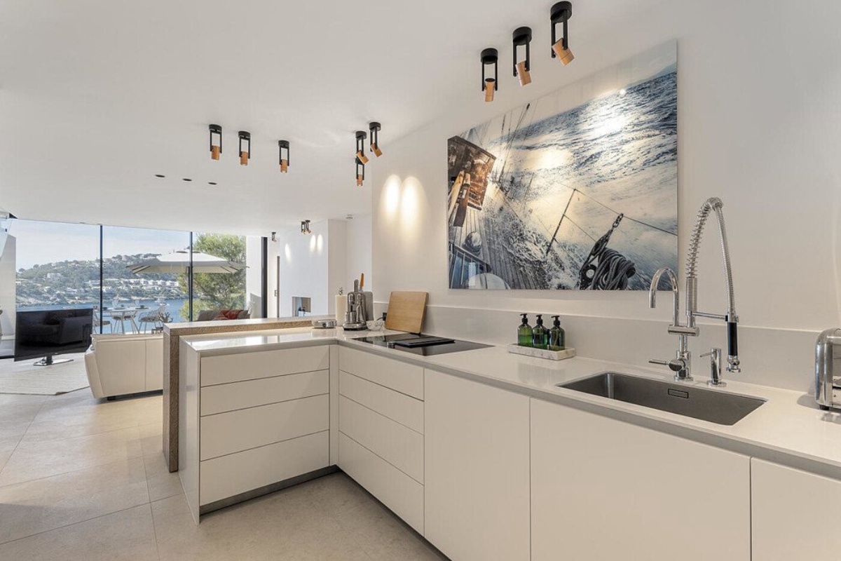 Luksus penthouse med tagterrasse og privat pool direkte ved stranden - Billede 6