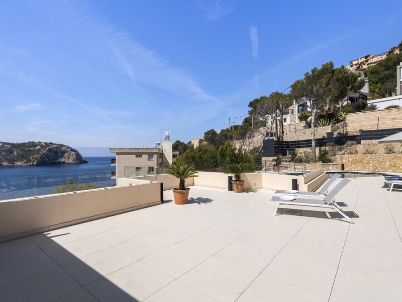 Luxury penthouse with rooftop terrace and private pool right on the beach - Port d'Andratx - 3 Bedrooms, 135 m²