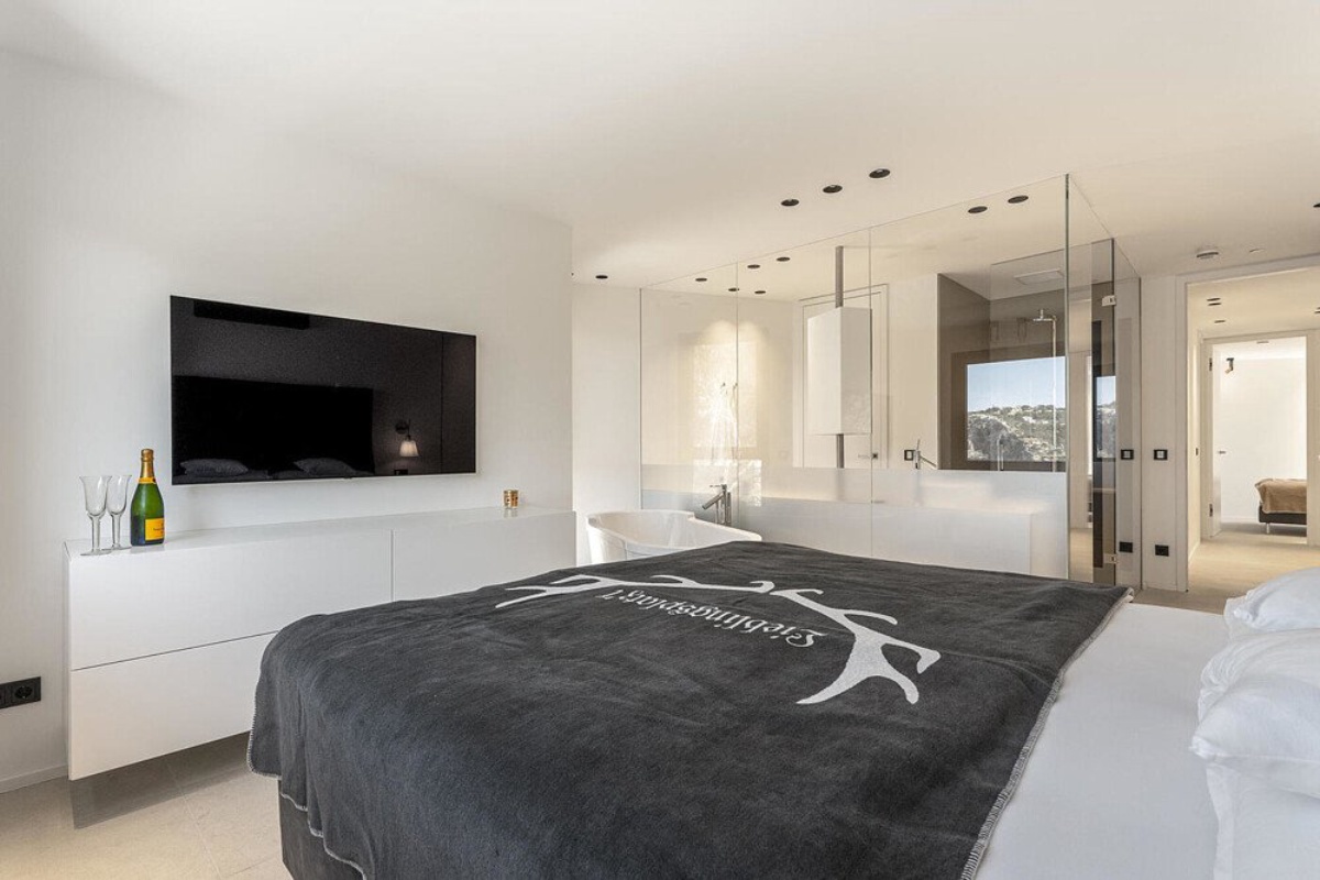 Luksus penthouse med tagterrasse og privat pool direkte ved stranden - Billede 9