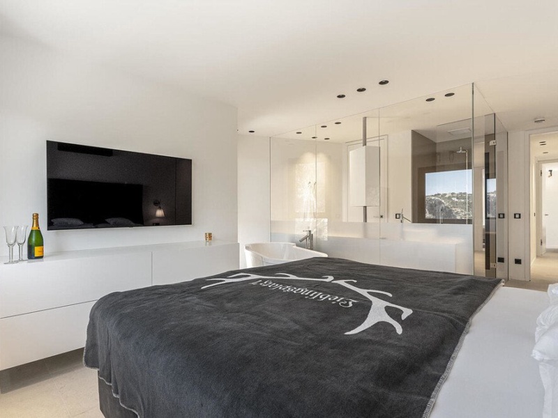 Luxury penthouse with rooftop terrace and private pool right on the beach - Port d'Andratx - 3 Bedrooms, 135 m²