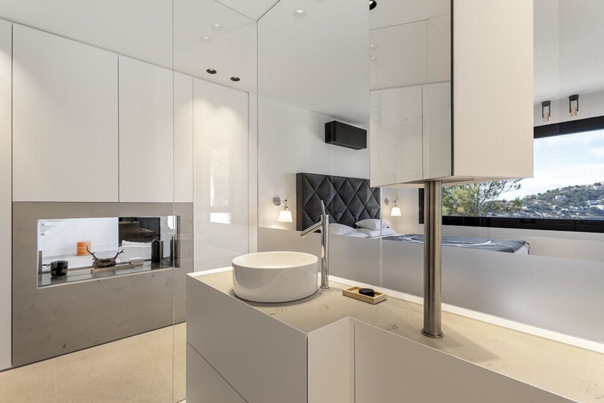Luksus penthouse med tagterrasse og privat pool direkte ved stranden - Billede 10