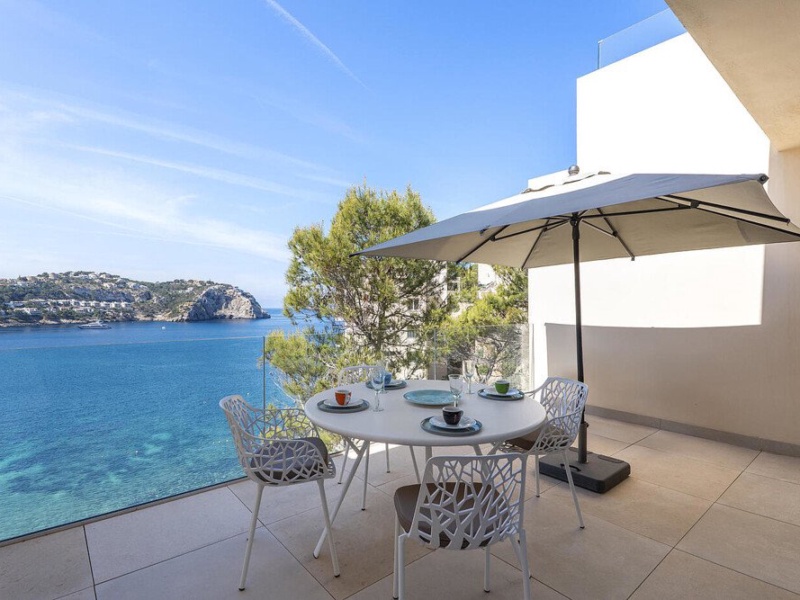 Luxury penthouse with rooftop terrace and private pool right on the beach - Port d'Andratx - 3 Bedrooms, 135 m²
