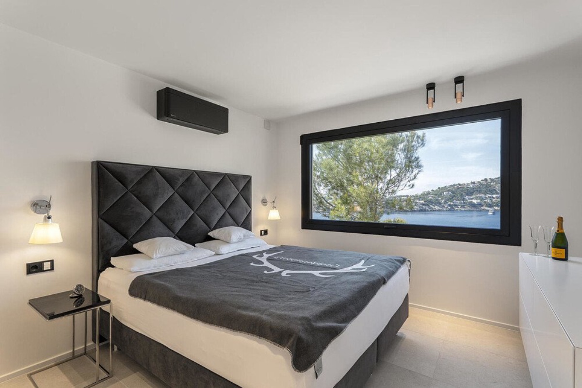 Luksus penthouse med tagterrasse og privat pool direkte ved stranden - Billede 7