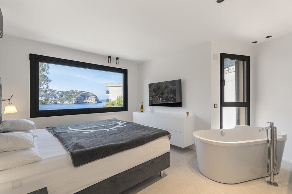 Luksus penthouse med tagterrasse og privat pool direkte ved stranden - Billede 8