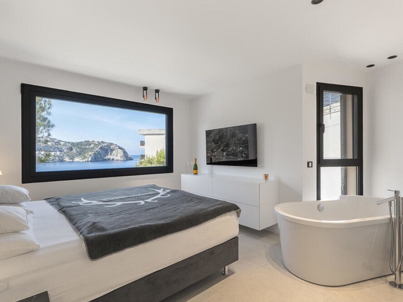 Luxury penthouse with rooftop terrace and private pool right on the beach - Port d'Andratx - 3 Bedrooms, 135 m²