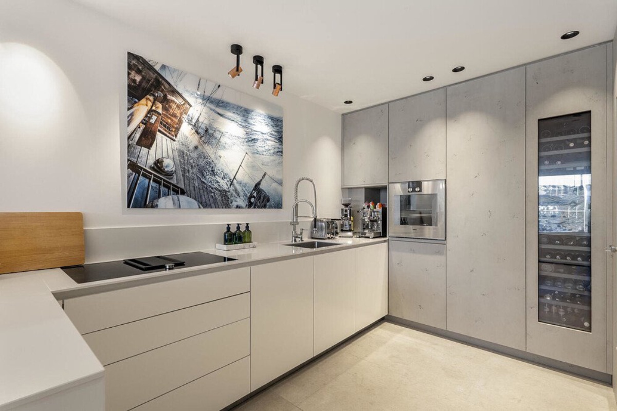 Luksus penthouse med tagterrasse og privat pool direkte ved stranden - Billede 5