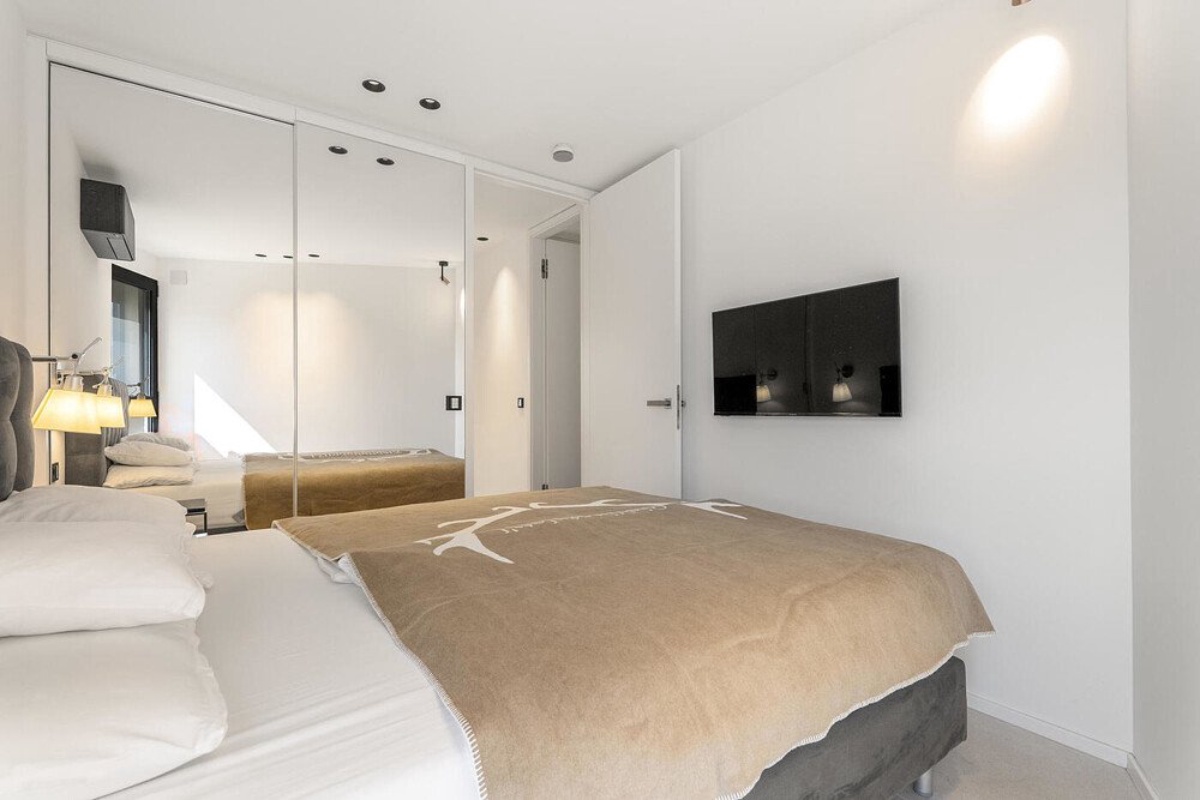 Luksus penthouse med tagterrasse og privat pool direkte ved stranden - Billede 16