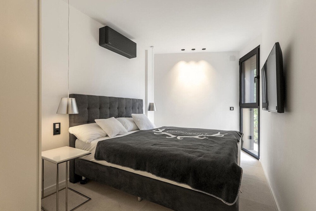 Luksus penthouse med tagterrasse og privat pool direkte ved stranden - Billede 12