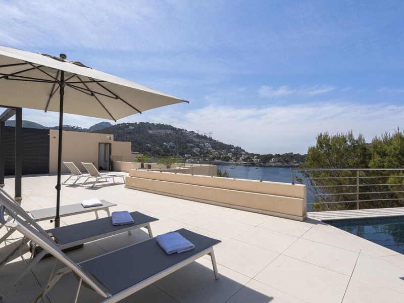 Luxury penthouse with rooftop terrace and private pool right on the beach - Port d'Andratx - 3 Bedrooms, 135 m²