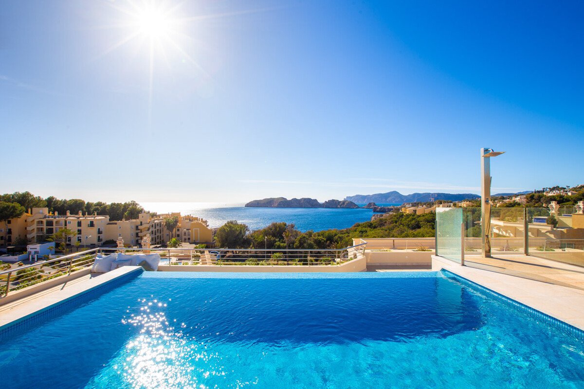 Unikt penthouse med drømmeudsigt og privat pool på tagterrassen - Billede 2