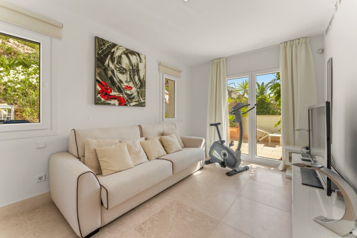Einzigartiges Penthouse mit spektakulärem Meebrlick und privatem Pool - Bild 13