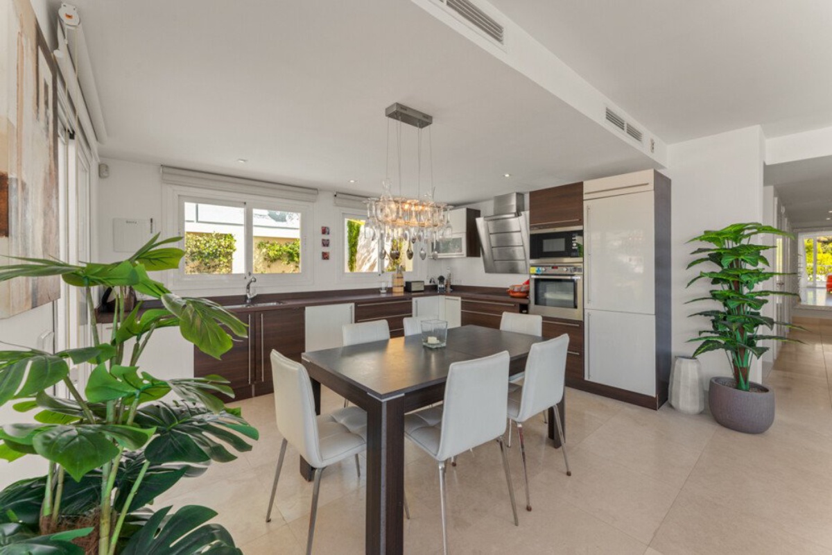 Einzigartiges Penthouse mit spektakulärem Meebrlick und privatem Pool - Bild 7