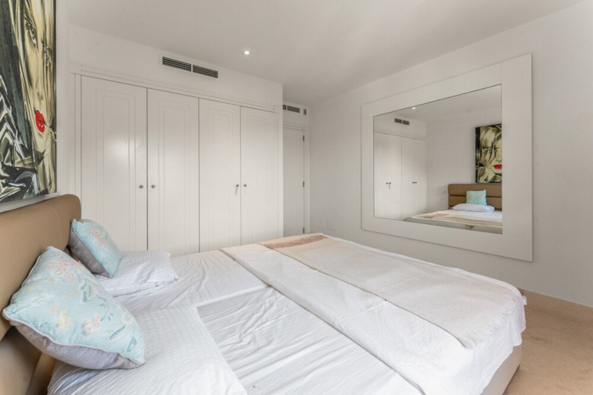 Einzigartiges Penthouse mit spektakulärem Meebrlick und privatem Pool - Bild 10