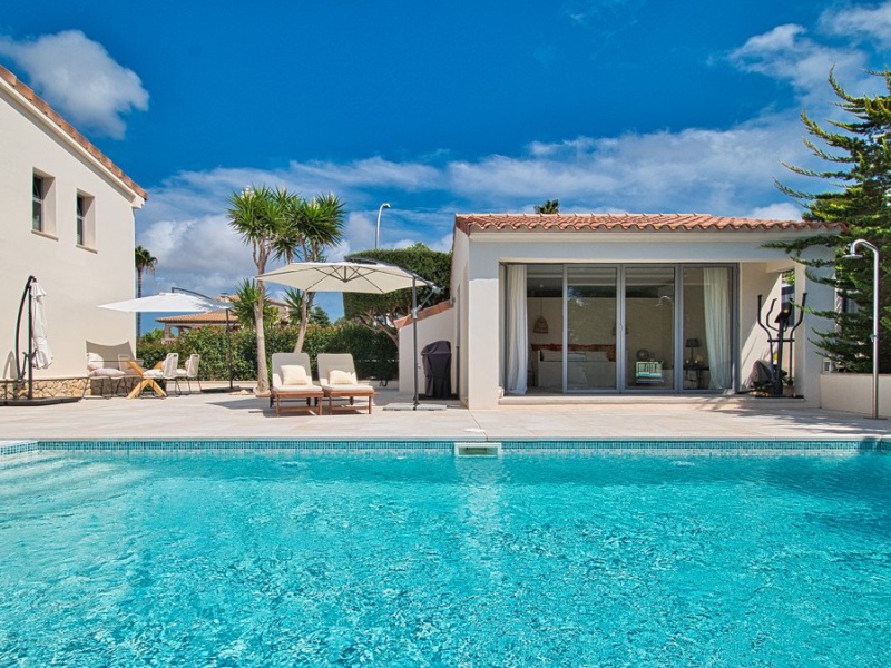 Villa mediterránea en Nova Santa Ponsa con mucha privacidad y casa de huéspedes - Santa Ponca - 4 Dormitorios, 300 m²