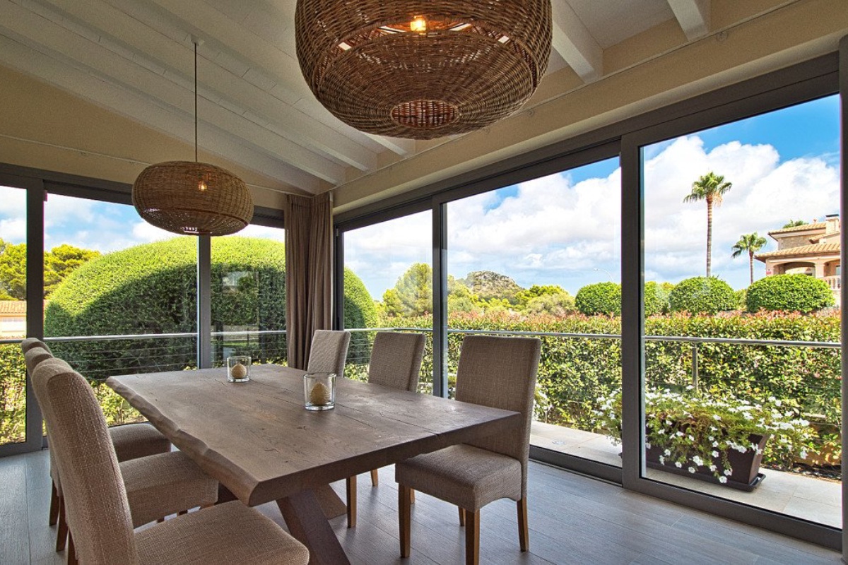 Villa mediterranea a Nova Santa Ponca con tanta privacy e casa per gli ospiti - Immagine 6