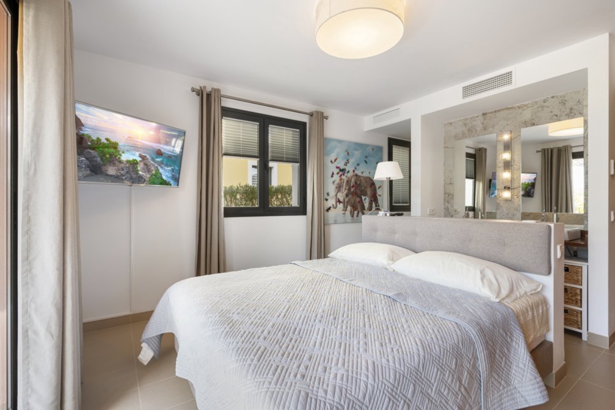 Designerlejlighed med 4 soveværelser i luksusbolig i Camp de Mar til salg - Billede 10