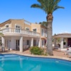Mediterrane Villa mit spektakulärem Meerblick und Hafenpanorama. – 2