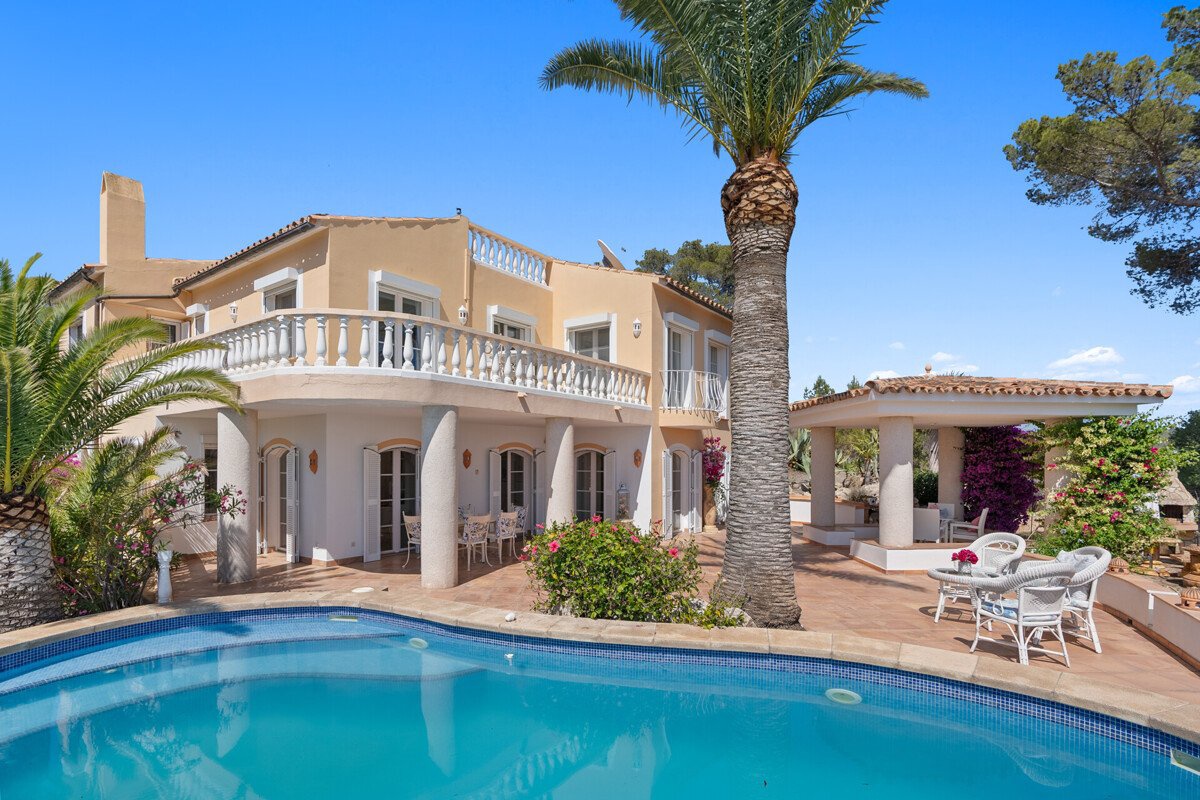 Mediterrane Villa mit spektakulärem Meerblick und Hafenpanorama. - Bild 2