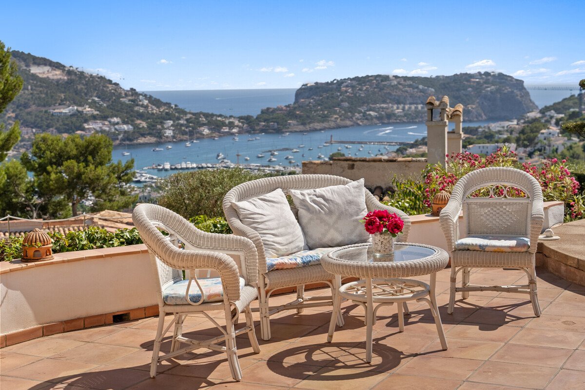 Mediterrane Villa mit spektakulärem Meerblick und Hafenpanorama. - Bild 3