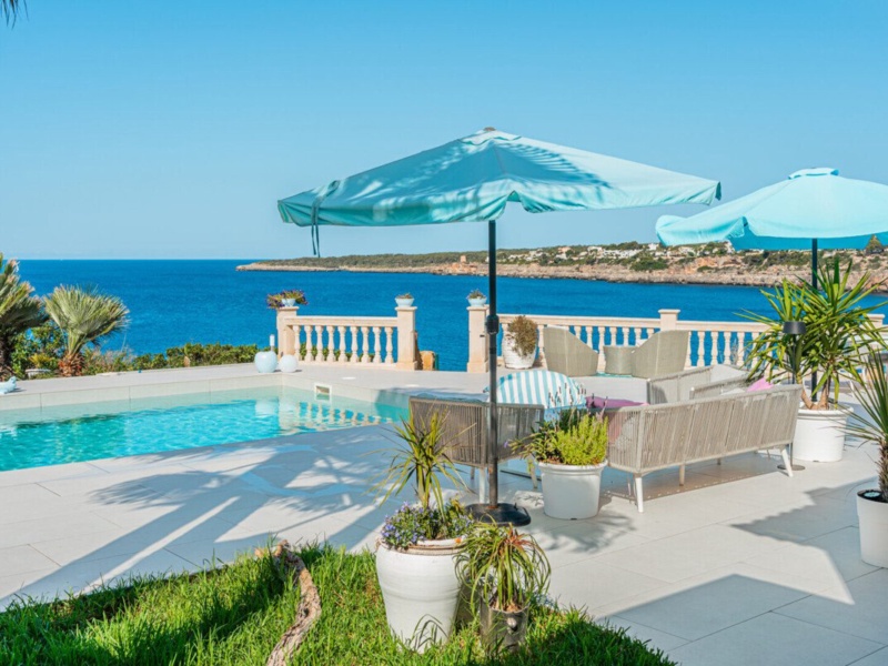 Espectacular villa con impresionantes vistas al mar en Cala Pi - Llucmajor - 3 Dormitorios, 335 m²